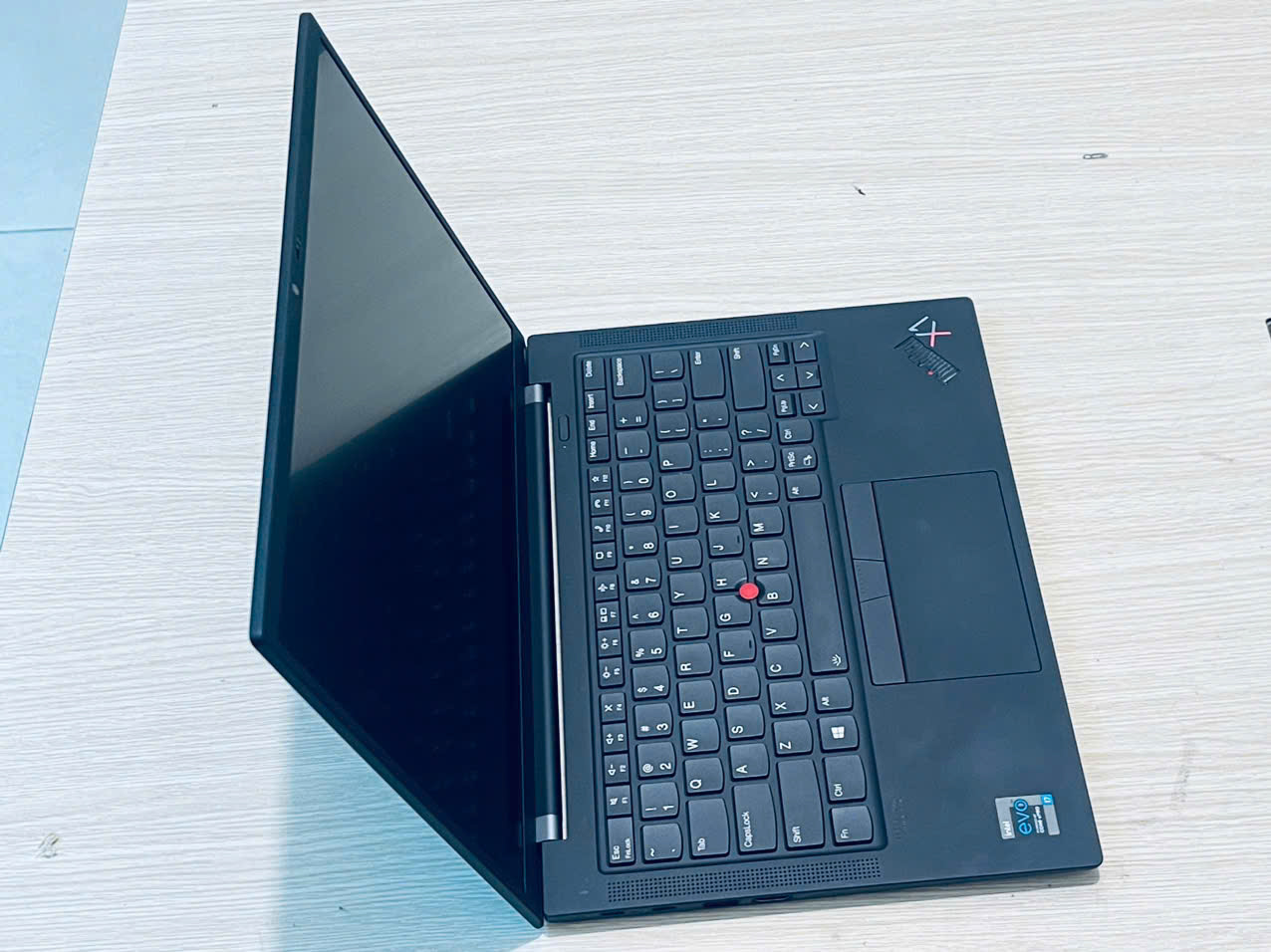 thinkpad x1 carbọn gen 9